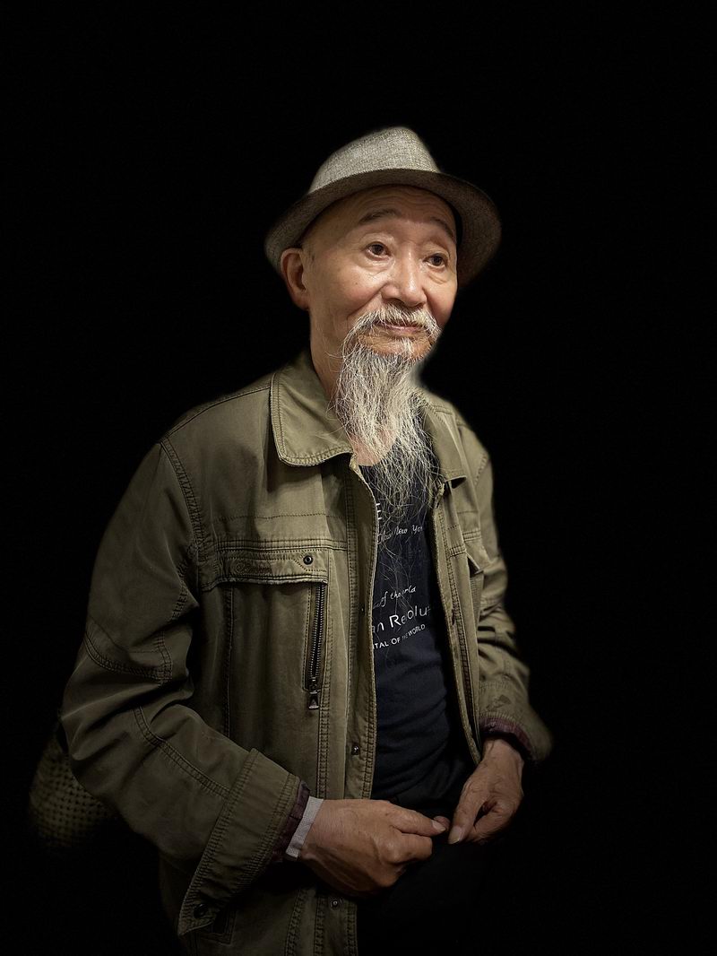 10、《人物肖像》莫秋生摄影.jpg 10、《人物肖像》莫秋生摄影.jpg