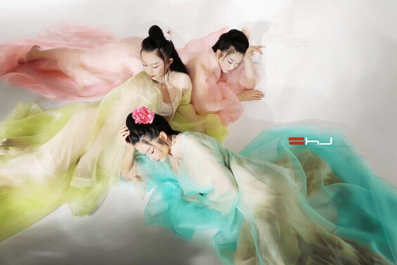 《舞》摄影朱汉举.jpg 《舞》摄影朱汉举.jpg